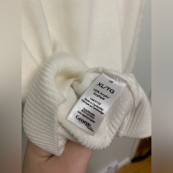 Women’s NWT short sleeve sweater - Picture 3 of 5